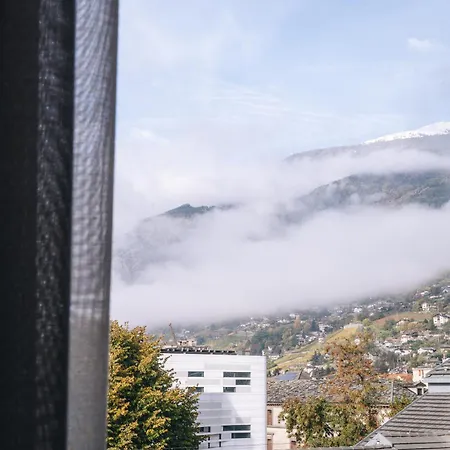 Отель Hb & Balcony