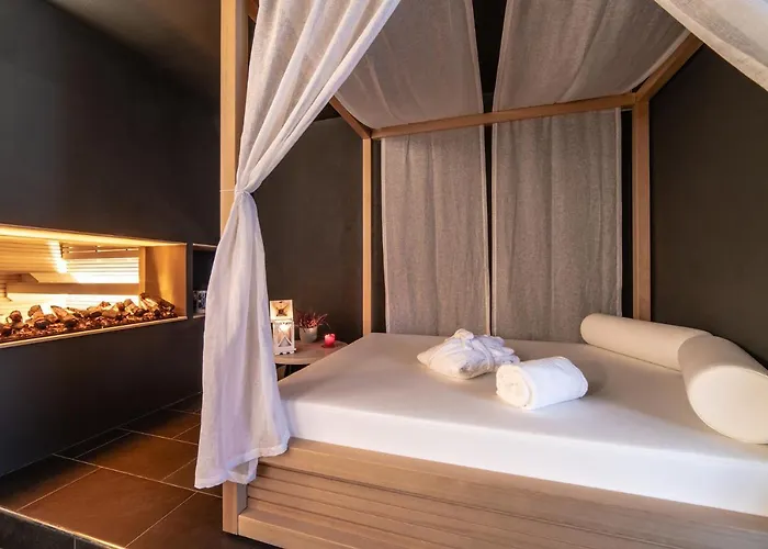 Отель Hb & Balcony 3*