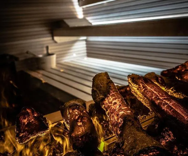 Hb & Balcony Отель