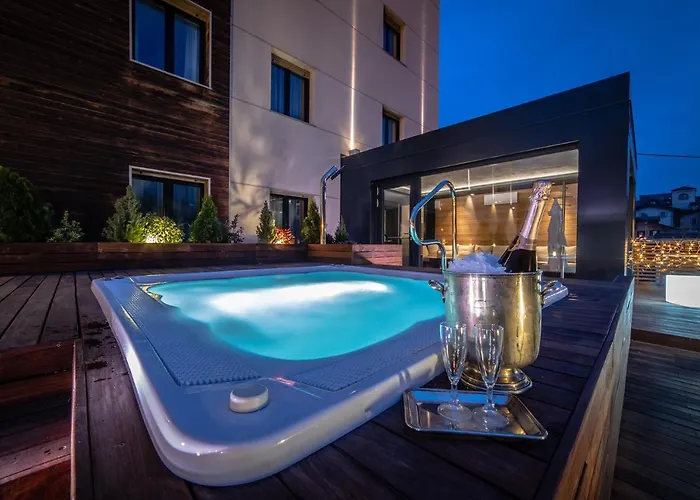 Отель Hb & Balcony 3*