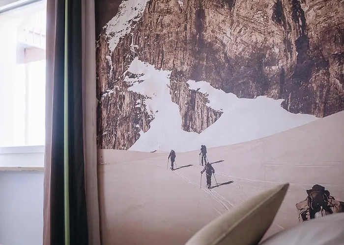 Hb & Balcony Отель