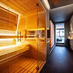 Hb & Balcony فندق أَويستا