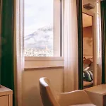 Hb & Balcony