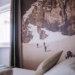 Hb & Balcony Hotel