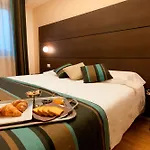 Hotel Hb & Balcony 3*