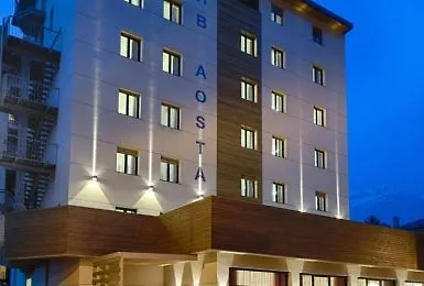 Hb & Balcony 3*