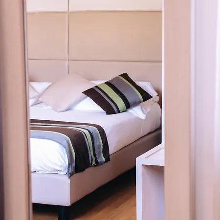 Отель Hb & Balcony 3*