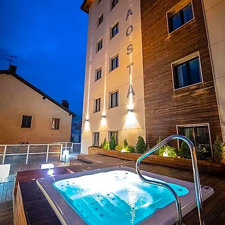Hb & Balcony Hotel