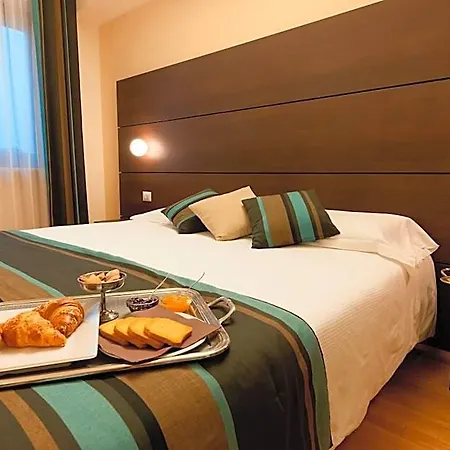 Hb Hotel&balcony Hotel 3*