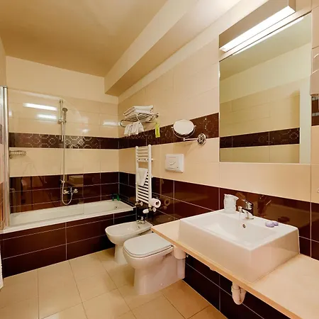Hotel Hb & Balcony Aosta