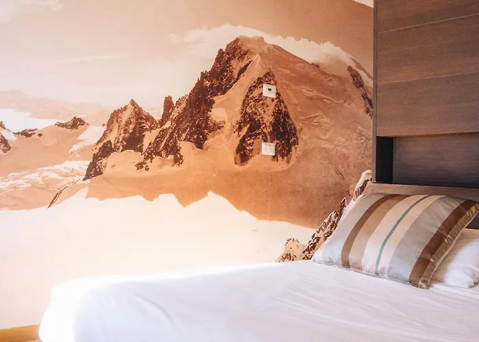 Hb & Balcony Hotel 3*