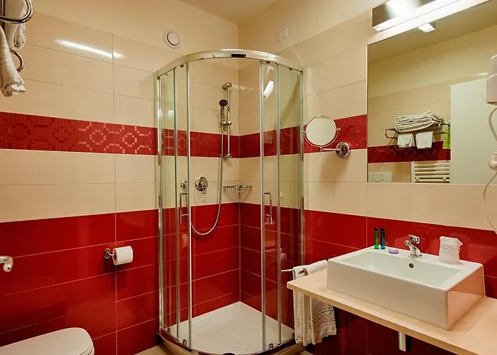 Hb & Balcony Hotel 3*